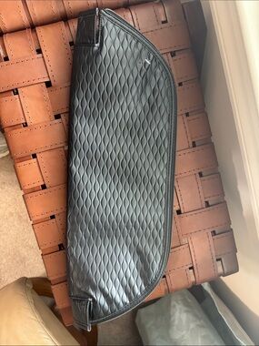 ghd Black Quilted Heat-Resistant Styling Tool Case